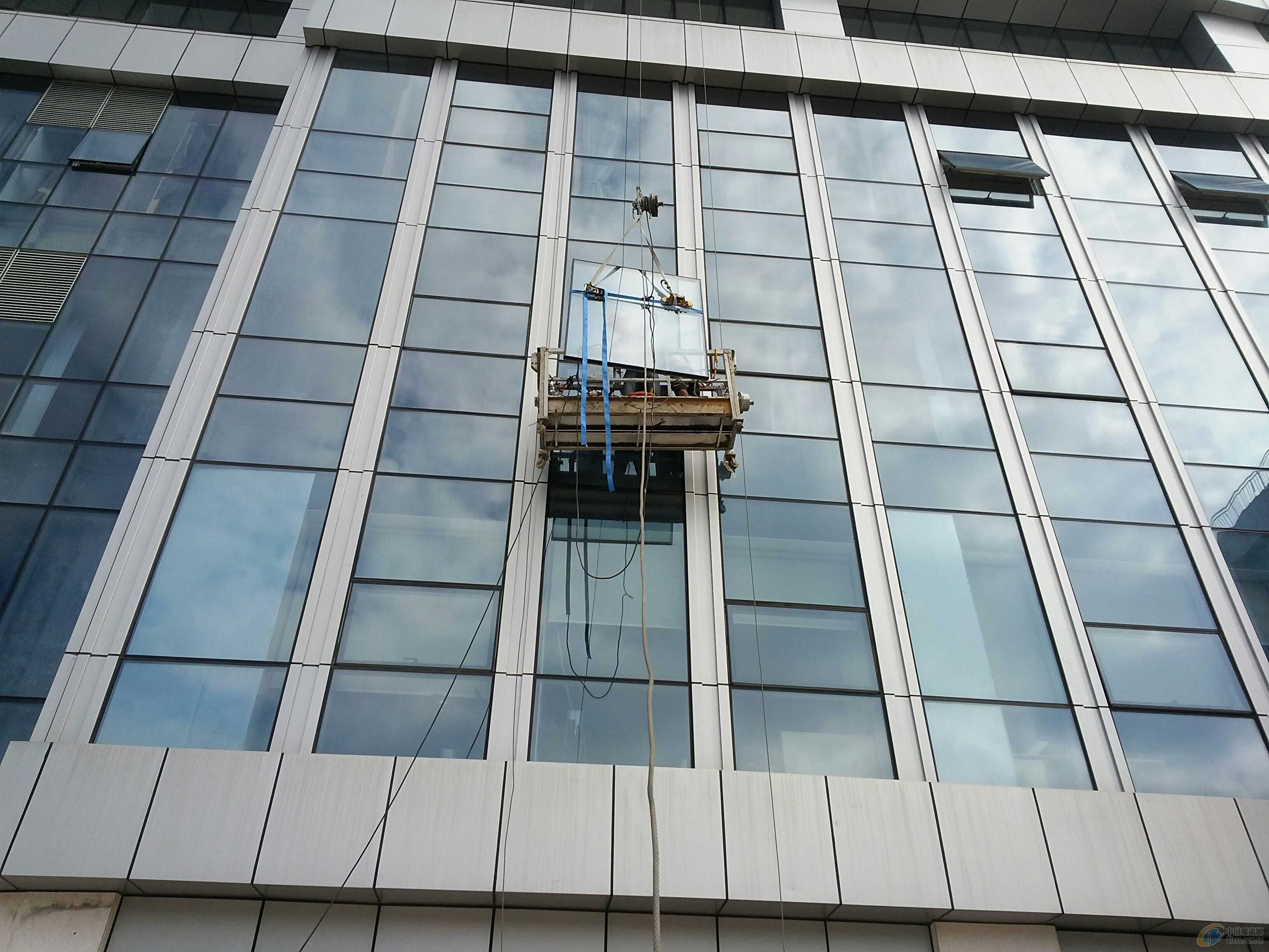 深圳建筑幕墻工程施工 現代都市的顏值擔當與技術核心